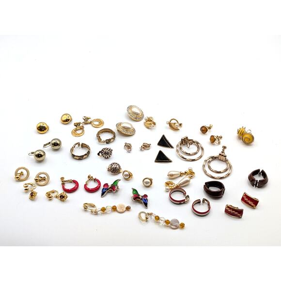 Lot of 22 Pair Vintage Gold Tone Mixed Vibe Clip On Screw Back Earrings